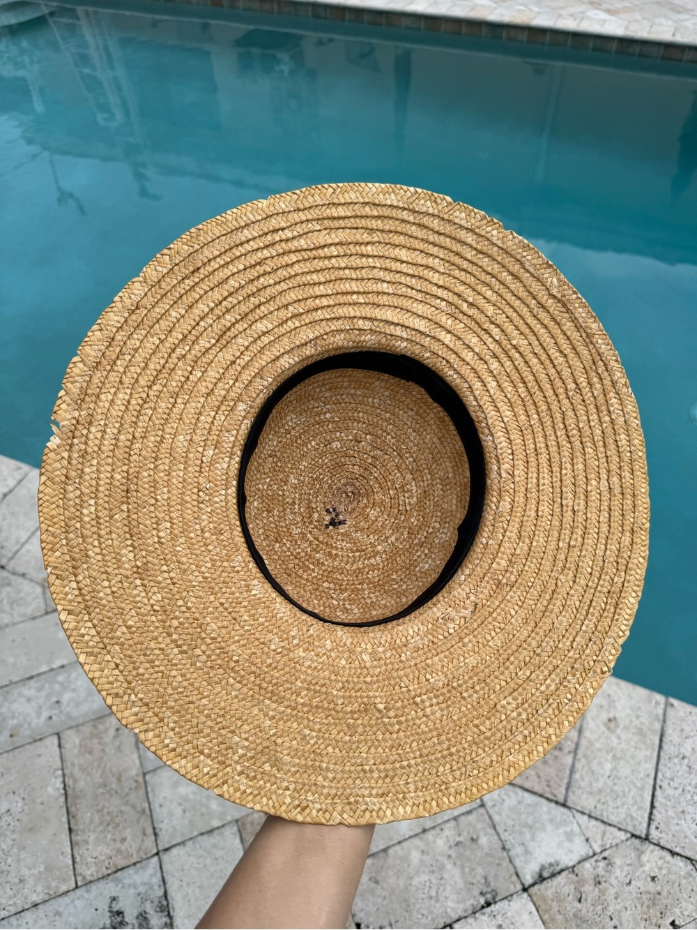 👒 Vintage-Style Wide-Brim Straw Boater Hat with Cherry Accent - Picture 7 of 9